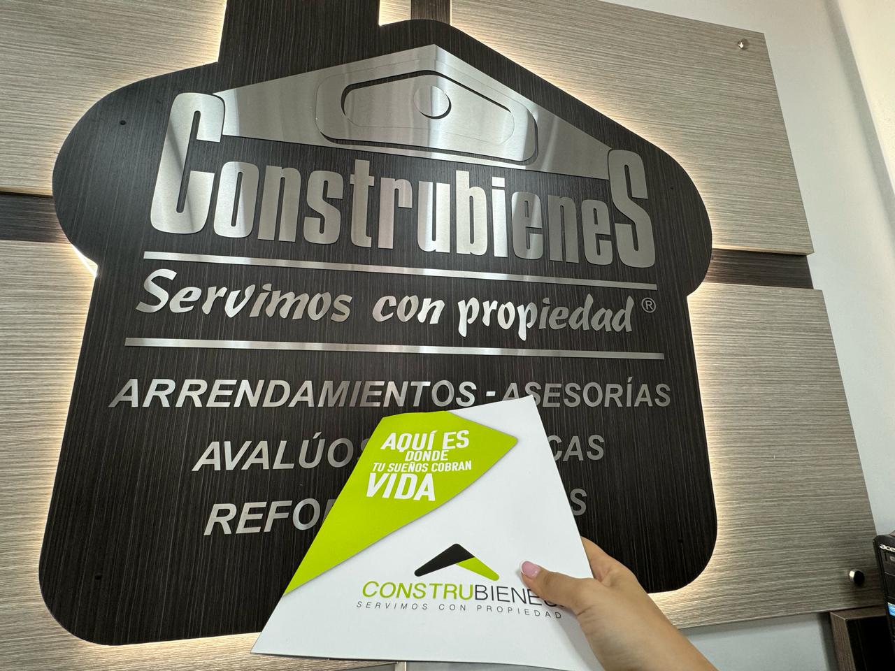 ¡23 años sirviendo con propiedad!